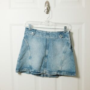 FREE PEOPLE We the Free Runaway Denim Miniskirt in Wash Open Sky Size 25